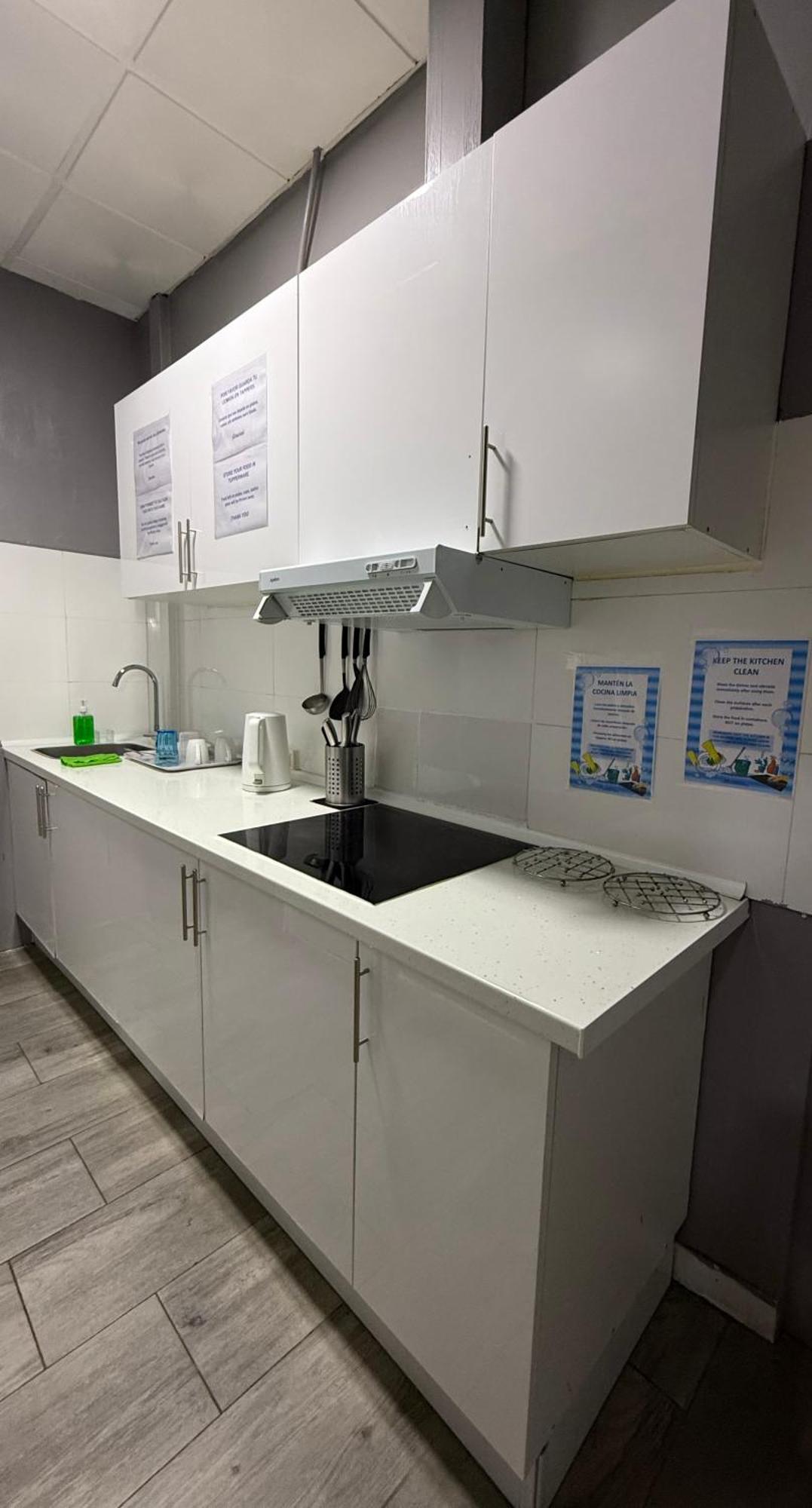 Hostel Rio Мадрид Екстериор снимка