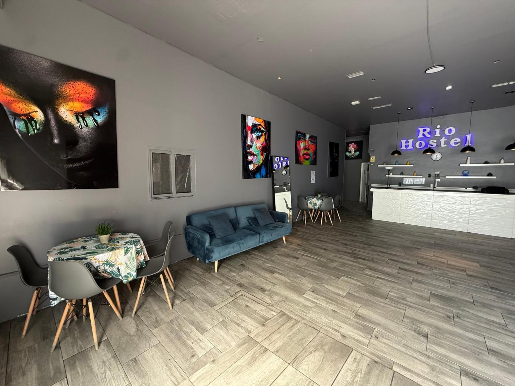 Hostel Rio Мадрид Екстериор снимка