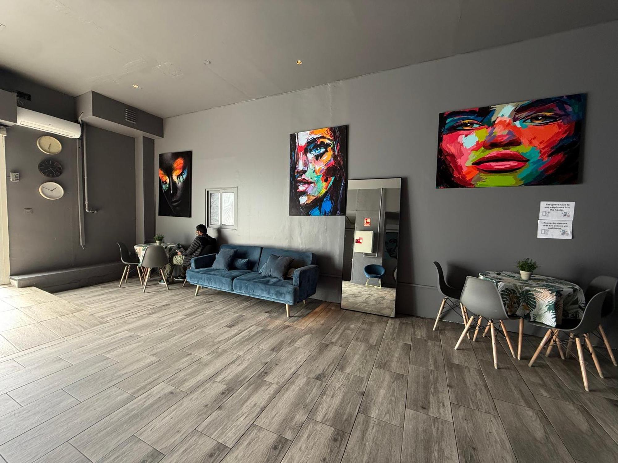 Hostel Rio Мадрид Екстериор снимка