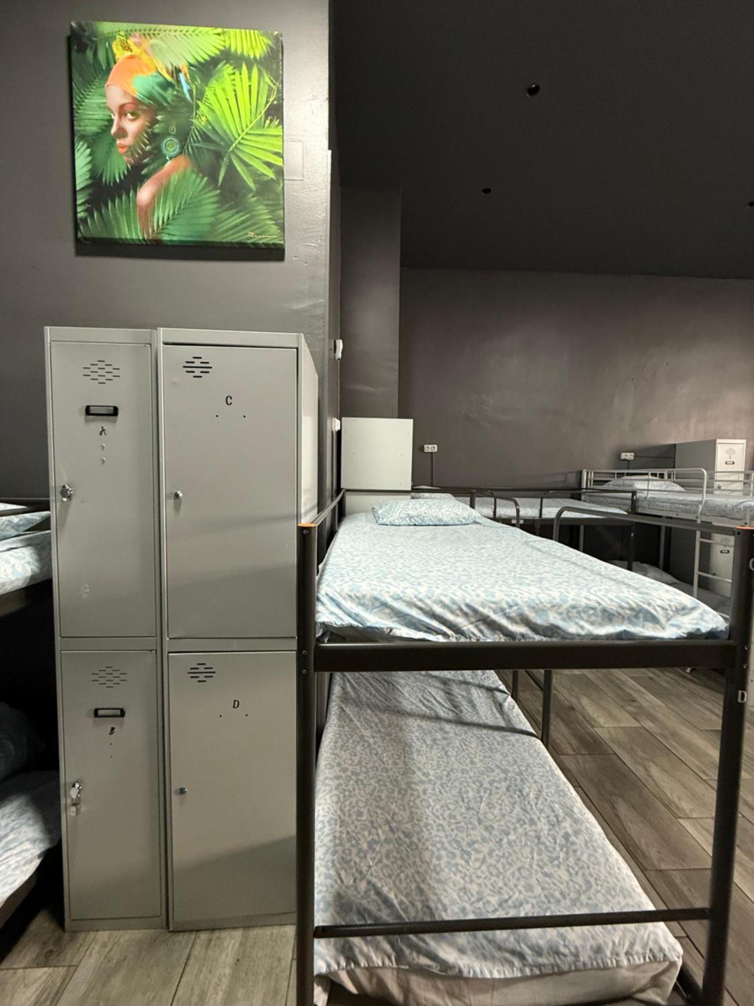Hostel Rio Мадрид Екстериор снимка