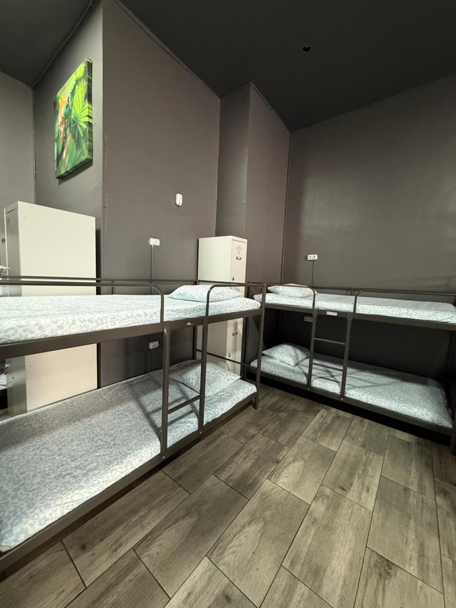Hostel Rio Мадрид Екстериор снимка