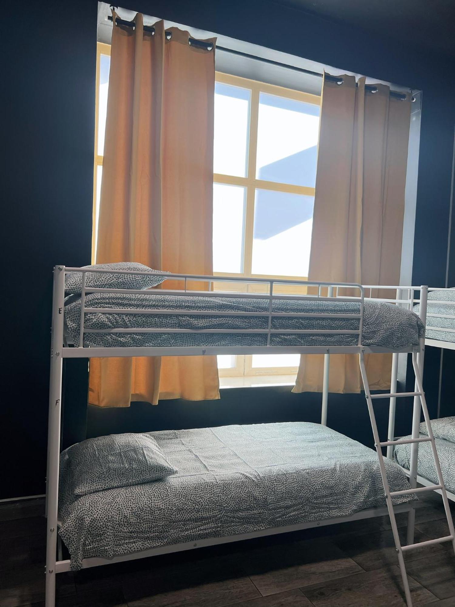 Hostel Rio Мадрид Екстериор снимка